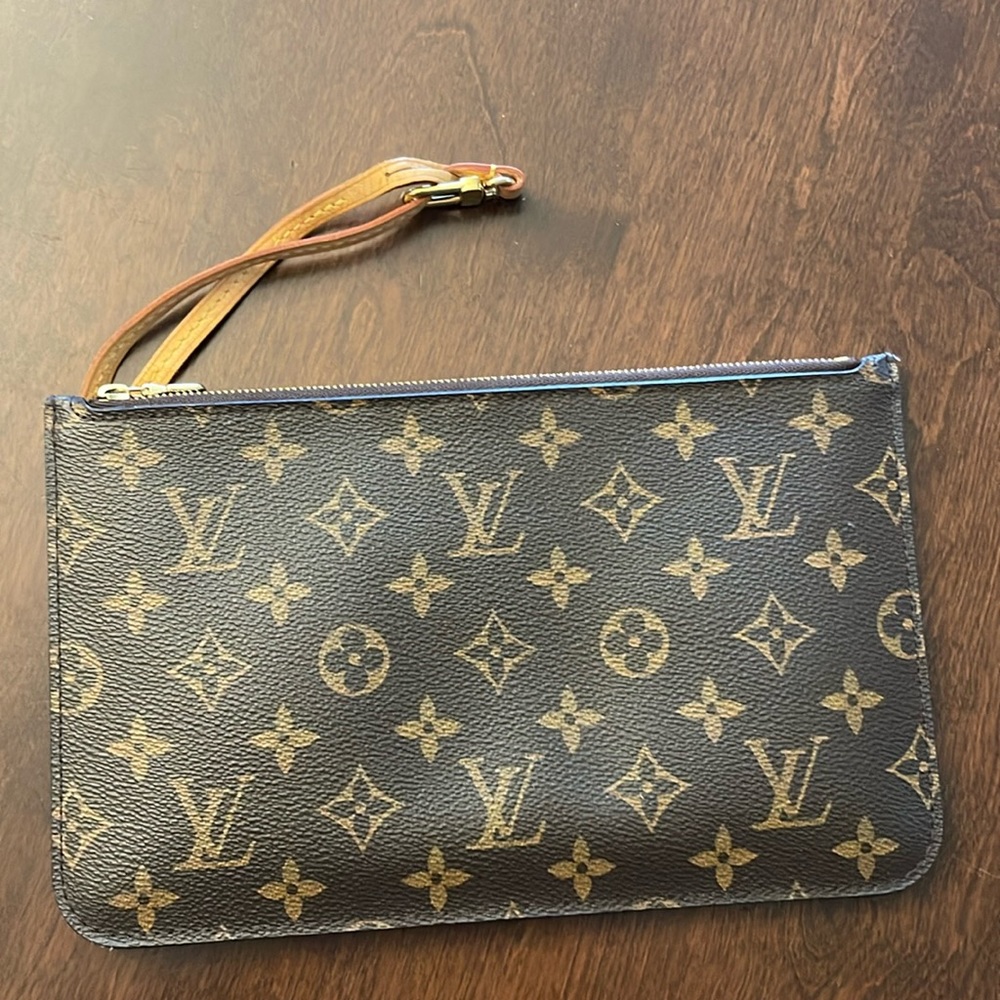 Louis Vuitton Neverfull LV Monogram Brown Pouch Wristlet Clutch